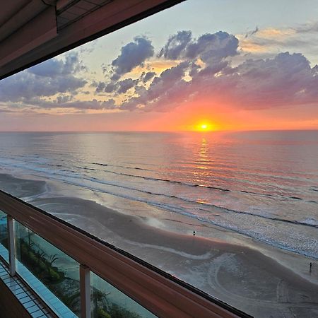 Apartamento Frente Mar Pe Na Areia 프라이아 그란데 외부 사진