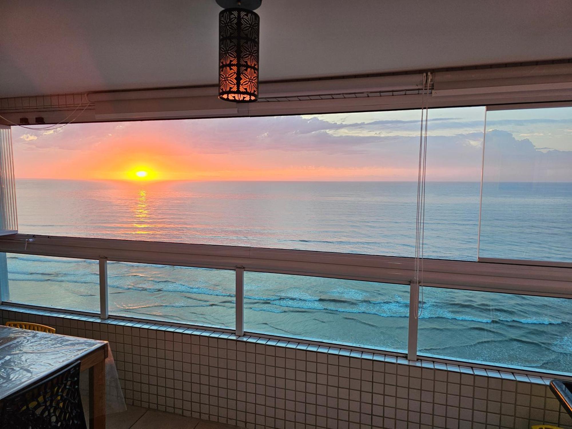 Apartamento Frente Mar Pe Na Areia 프라이아 그란데 외부 사진